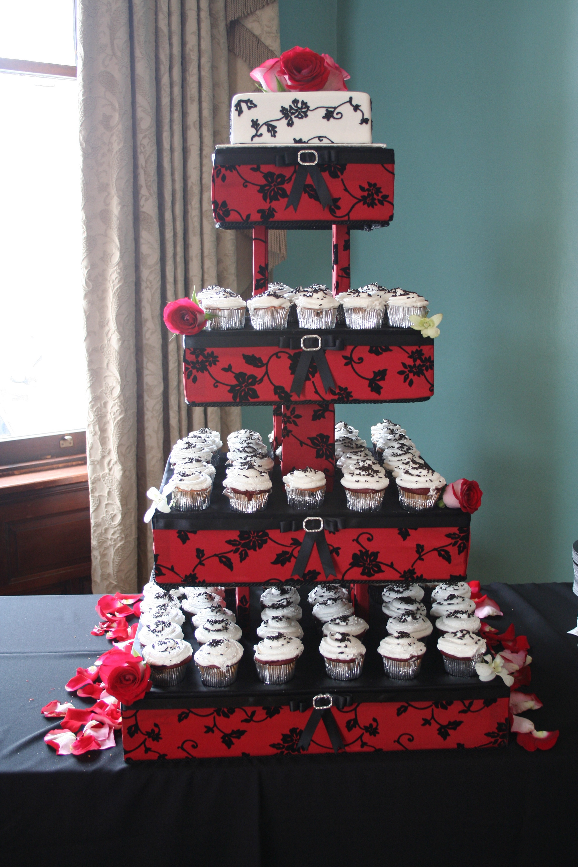 Red Black White Wedding Cakes